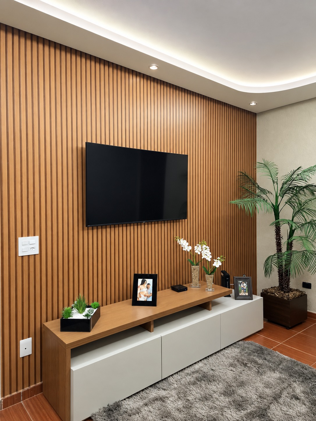 Papel de parede ripado para sala aplicado pela Aplik Decor